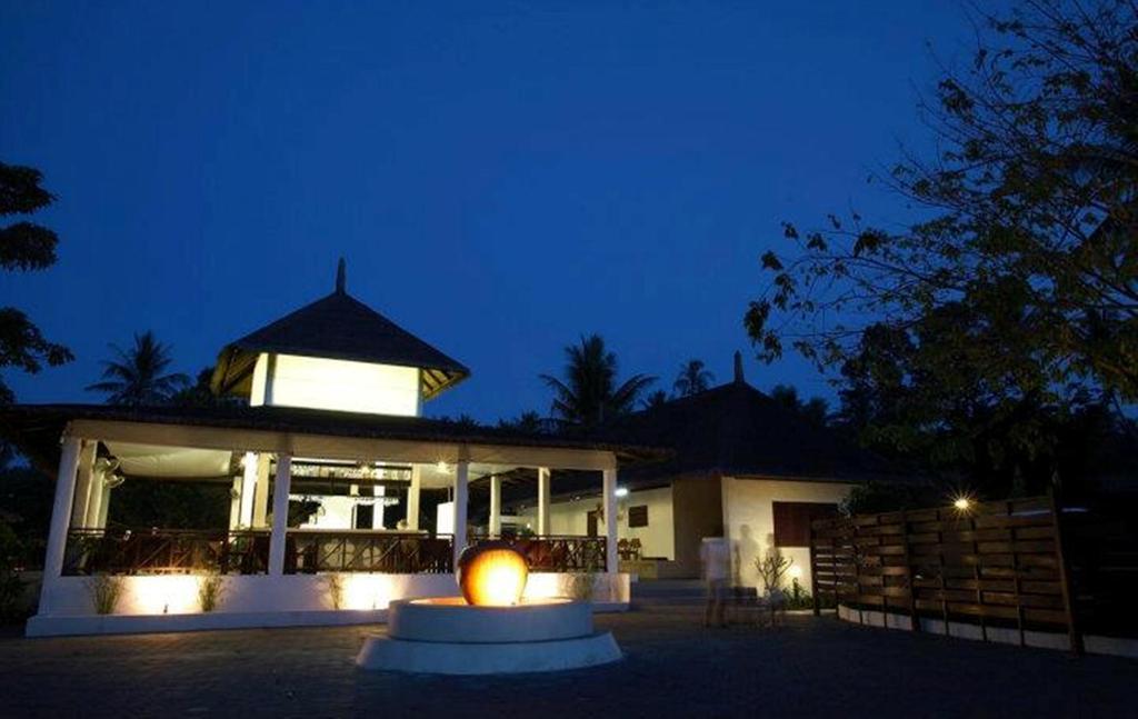 Hutcha Resort Menam-part Kültér fotó